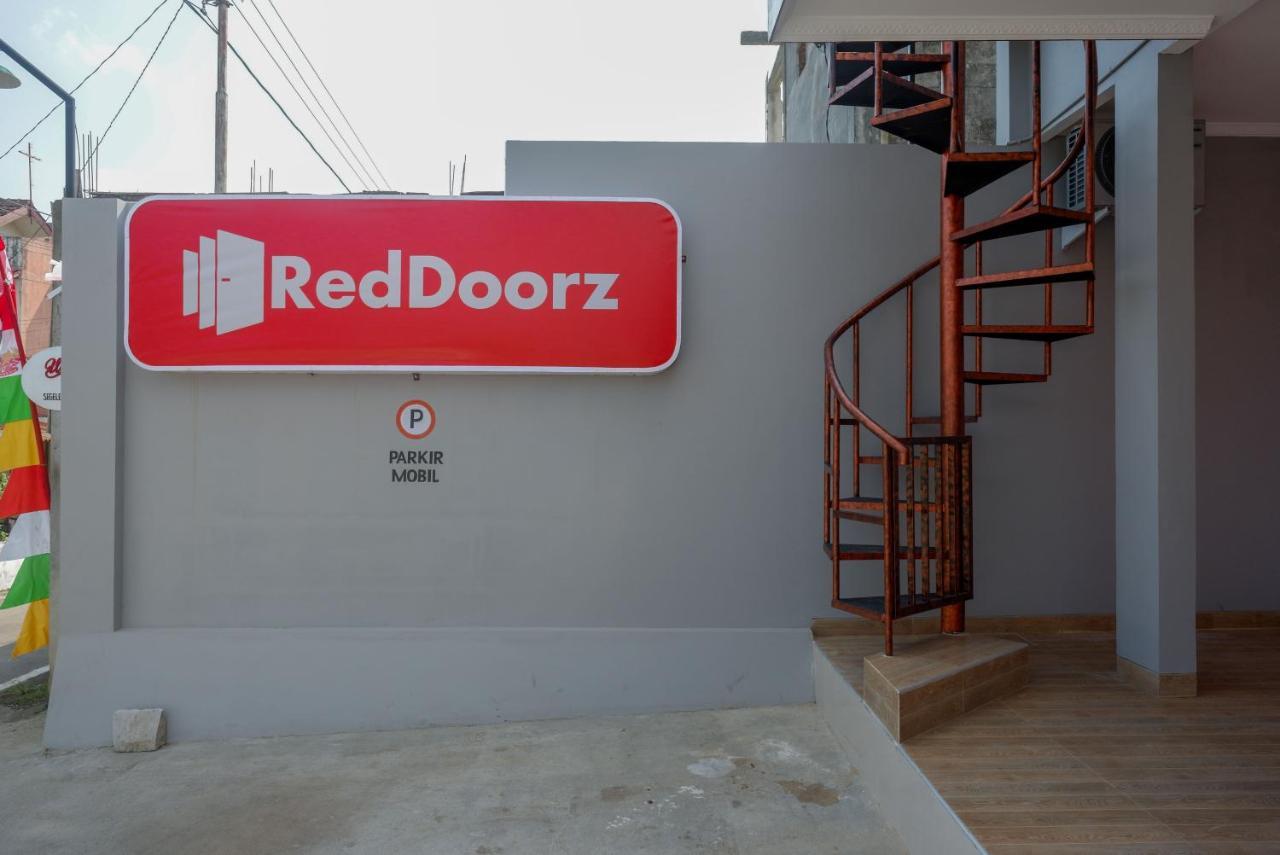 Reddoorz Near Rita Supermall Purwokerto 2 Ngoại thất bức ảnh