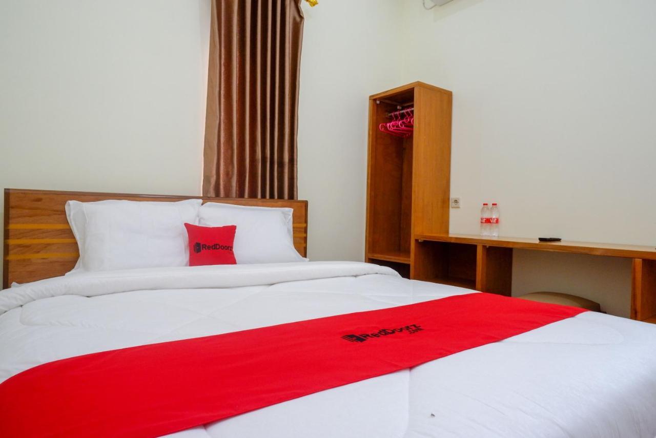 Reddoorz Near Rita Supermall Purwokerto 2 Ngoại thất bức ảnh