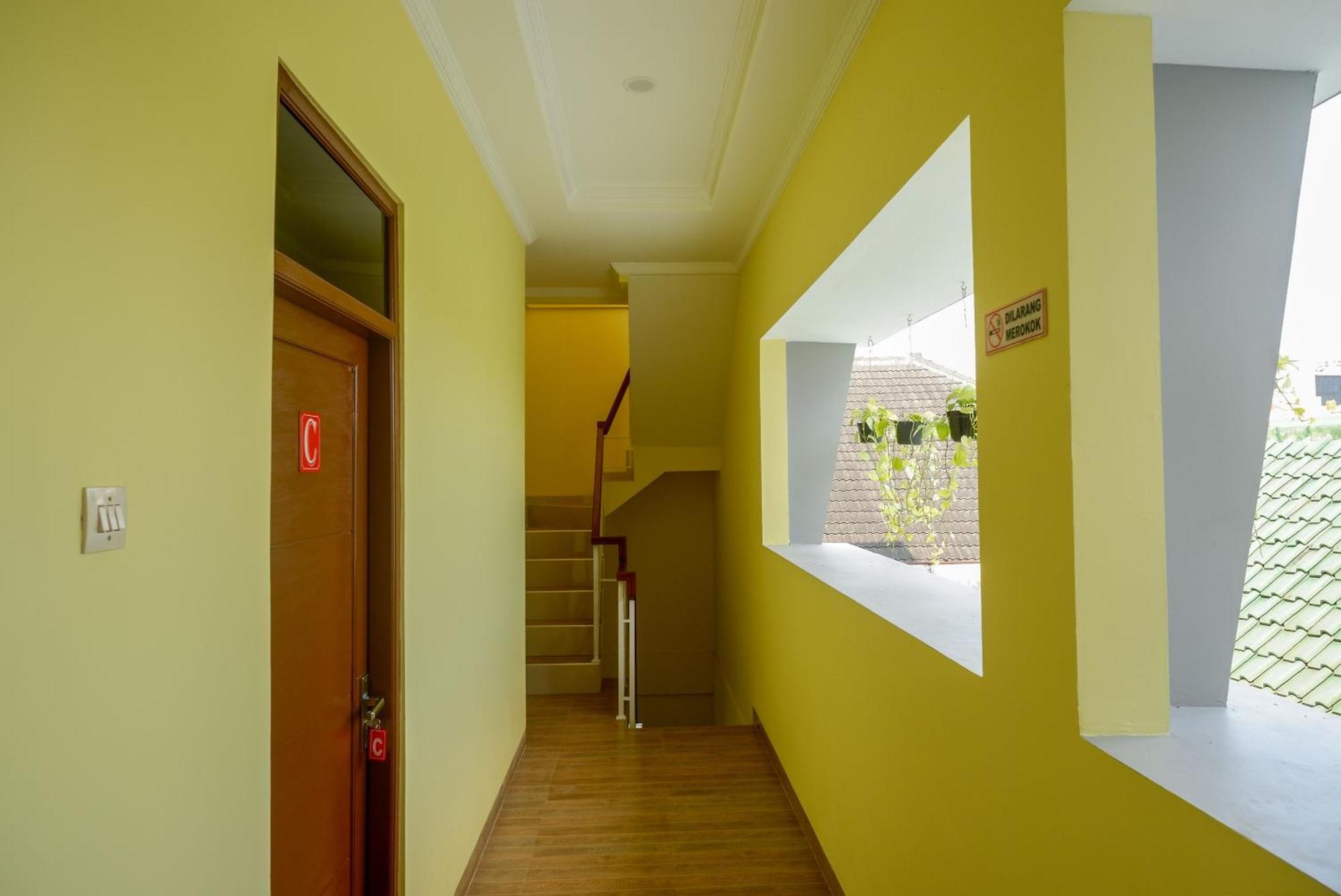 Reddoorz Near Rita Supermall Purwokerto 2 Ngoại thất bức ảnh