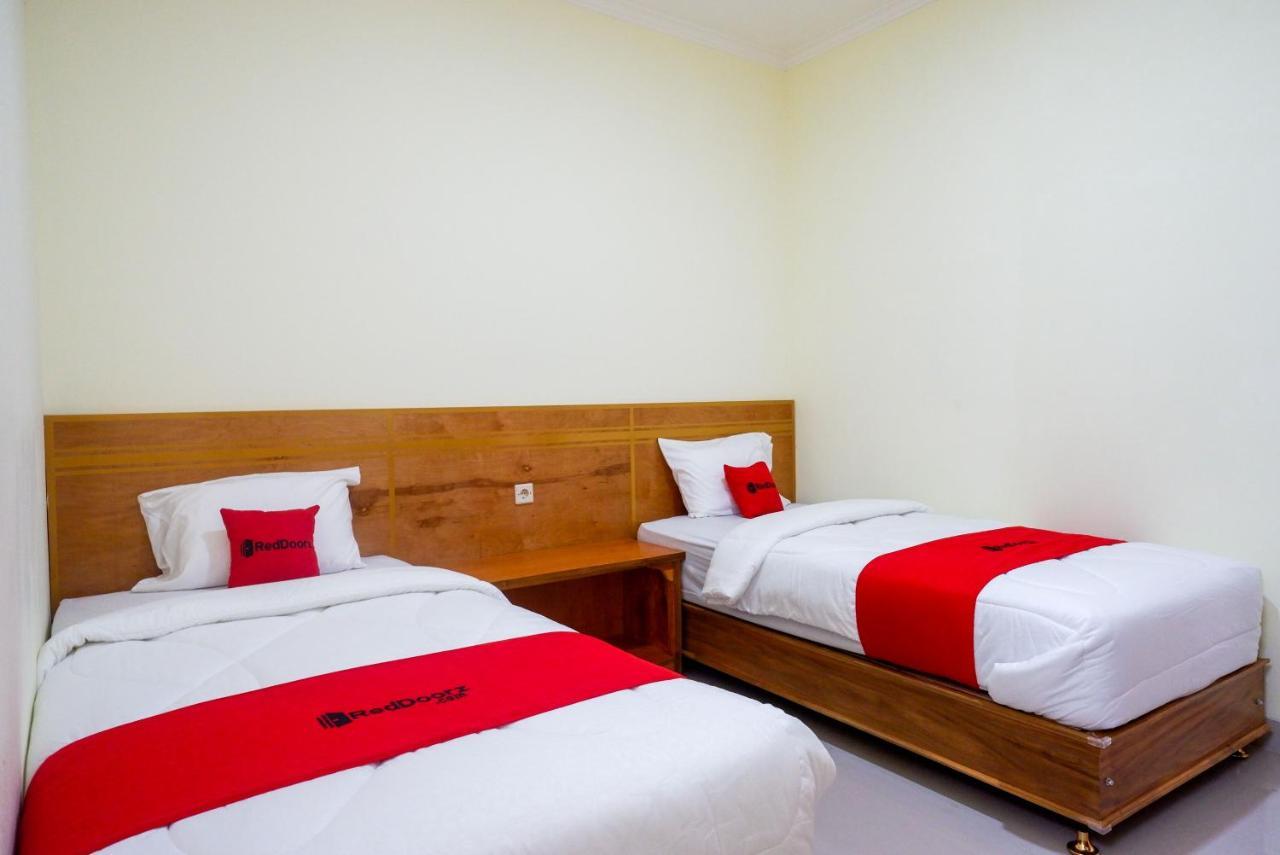 Reddoorz Near Rita Supermall Purwokerto 2 Ngoại thất bức ảnh