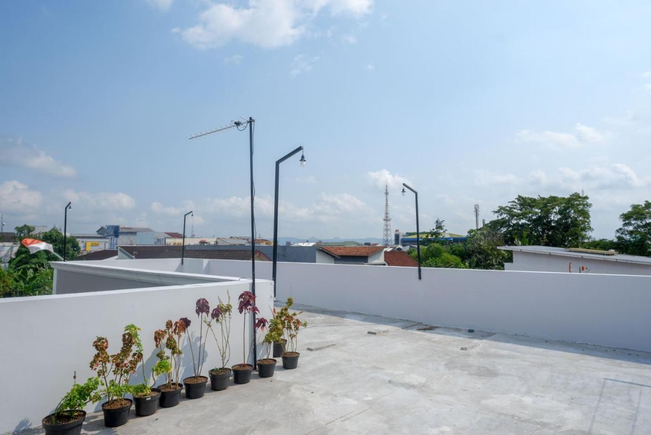 Reddoorz Near Rita Supermall Purwokerto 2 Ngoại thất bức ảnh