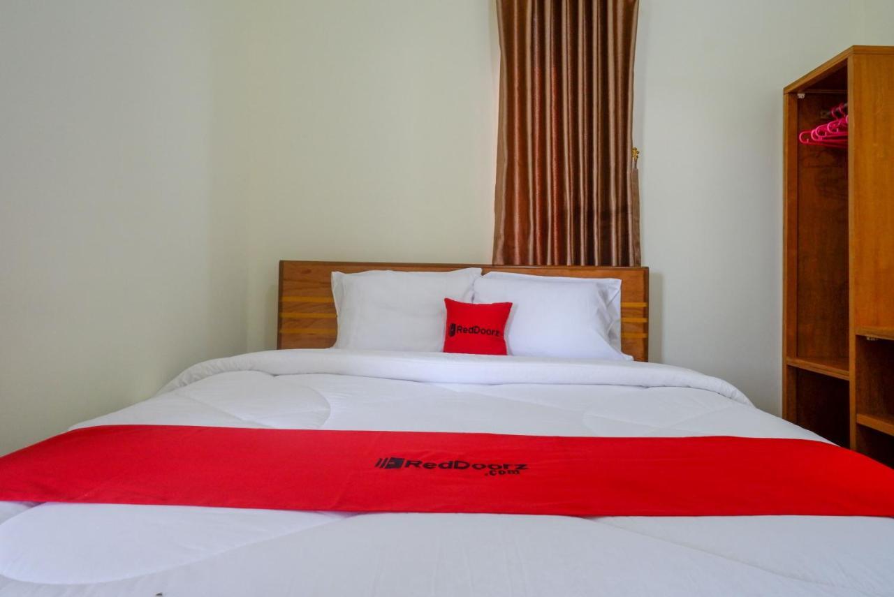Reddoorz Near Rita Supermall Purwokerto 2 Ngoại thất bức ảnh