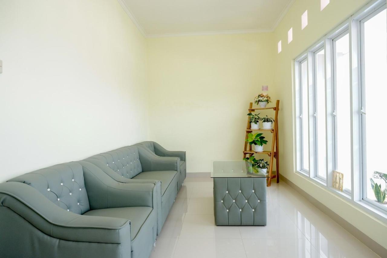 Reddoorz Near Rita Supermall Purwokerto 2 Ngoại thất bức ảnh