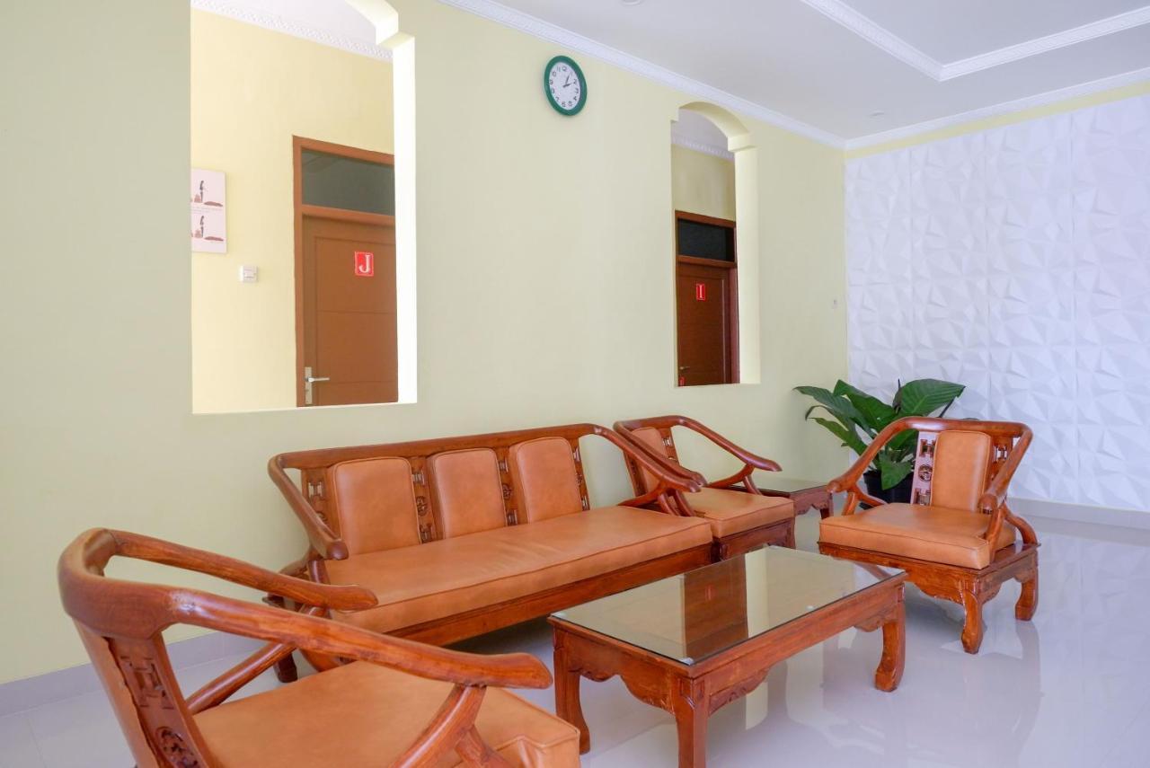 Reddoorz Near Rita Supermall Purwokerto 2 Ngoại thất bức ảnh