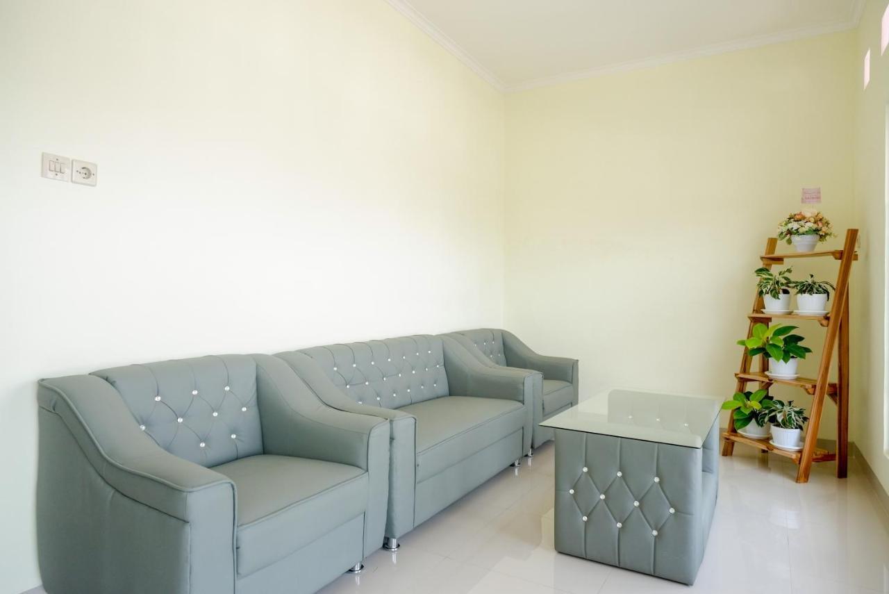 Reddoorz Near Rita Supermall Purwokerto 2 Ngoại thất bức ảnh