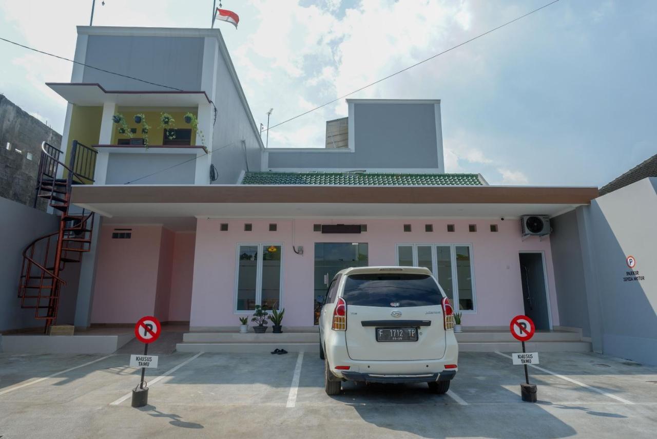 Reddoorz Near Rita Supermall Purwokerto 2 Ngoại thất bức ảnh