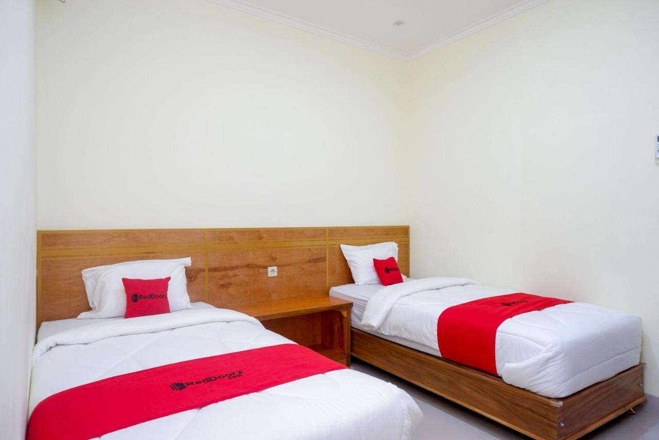 Reddoorz Near Rita Supermall Purwokerto 2 Ngoại thất bức ảnh